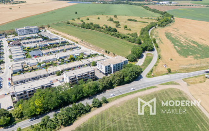 REZERVOVANÉ: Na predaj priestranný 3-izbový byt na Slávičej ulici v Senci