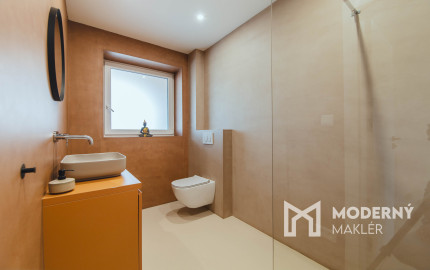 Na predaj 5-izbový kompletne zariadený rodinný dom v Skalke nad Váhom