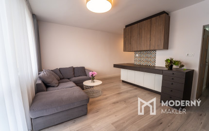 Na prenájom 2-izbový byt s balkónom v Trenčíne na Šafárikovej ulici