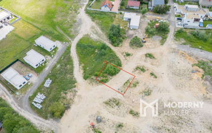 Na predaj pozemok s projektom a stavebným povolením v obci Veľké Leváre