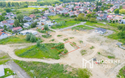 Na predaj pozemok s projektom a stavebným povolením v obci Veľké Leváre