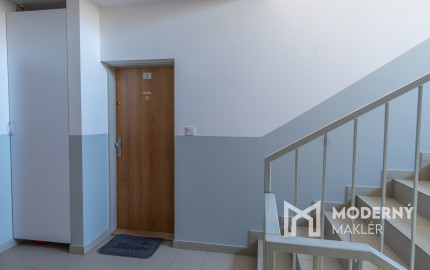 REZERVOVANÉ: Na predaj 1-izbový byt s parkovacím miestom v Poprade