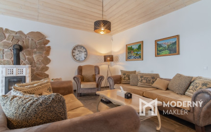 Na predaj exkluzívny rodinný dom s dvoj-garážou v podtatranskej obci Veľký Slavkov