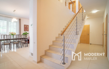 REZERVOVANÉ:Na predaj nadštandardná rodinná vila v obci Dunajská Lužná