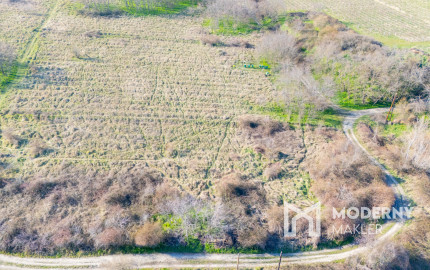 Na predaj perspektívny pozemok v Rači