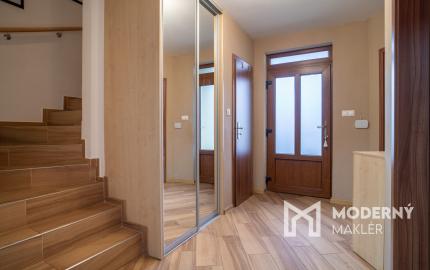 Na predaj priestranný rodinný dom v Oľdzi