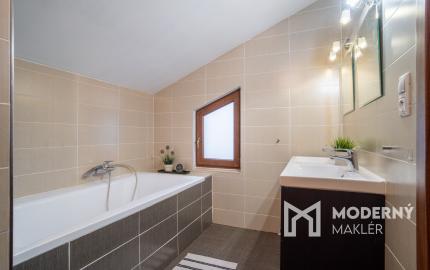 Na predaj priestranný rodinný dom v Oľdzi