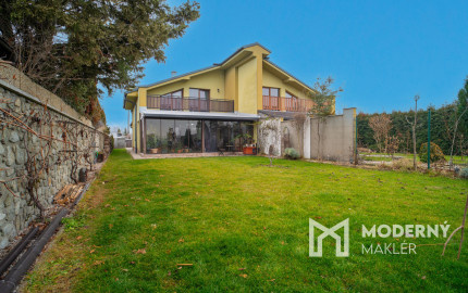 Na predaj priestranný rodinný dom v Oľdzi