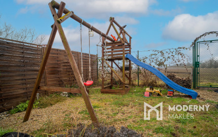 Na predaj priestranný rodinný dom v Oľdzi