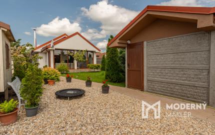 Na predaj priestranný 4-izbový rodinný dom v obci Vieska