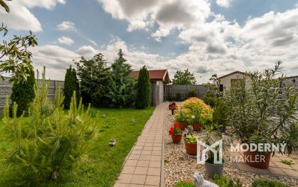 Na predaj priestranný 4-izbový rodinný dom v obci Vieska