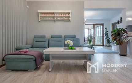 Na predaj priestranný 4-izbový rodinný dom v obci Vieska