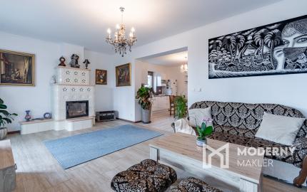 Na predaj priestranný 4-izbový rodinný dom v obci Vieska