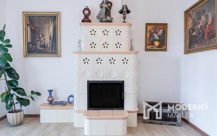 Na predaj priestranný 4-izbový rodinný dom v obci Vieska