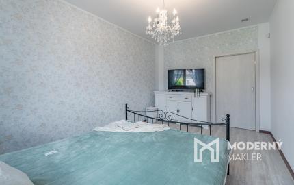 Na predaj priestranný 4-izbový rodinný dom v obci Vieska