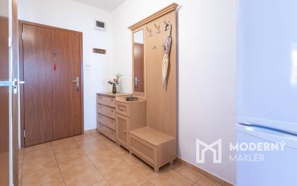 Na predaj 3-izbový byt v Bratislave-Podunajské Biskupice