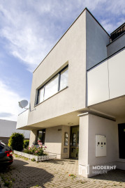 Na prenájom 2-izbový byt s veľkým slnečným balkónom v Hviezdoslavove