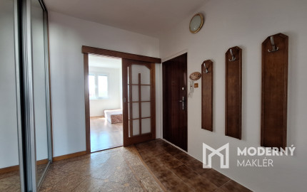 Na predaj 3-izbový byt s loggiou na sídlisku Hájik v Žiline