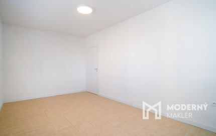 Na predaj dvojpodlažný rodinný dom s polyfunkciou v Trnave