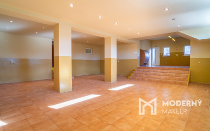 Na predaj dvojpodlažný rodinný dom s polyfunkciou v Trnave