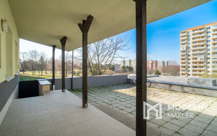 Na predaj dvojpodlažný rodinný dom s polyfunkciou v Trnave