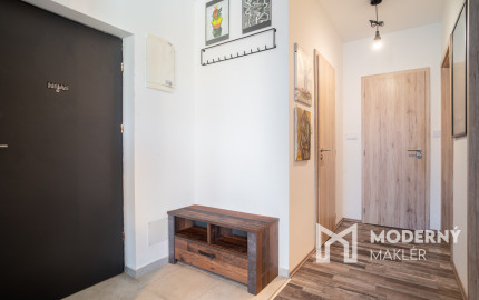 REZERVOVANÉ: Na predaj 3-izbový byt s parkovacím státím v Rajke