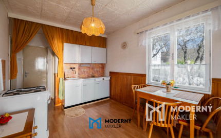 REZERVOVANÉ: Na predaj kompletne zariadený rodinný dom v obci Omšenie