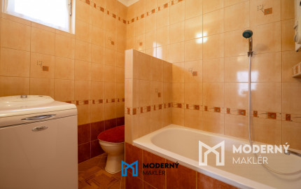 REZERVOVANÉ: Na predaj kompletne zariadený rodinný dom v obci Omšenie