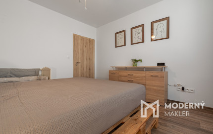 Na predaj kompletne zariadený 3,5-izbový byt v Dolnej Strede