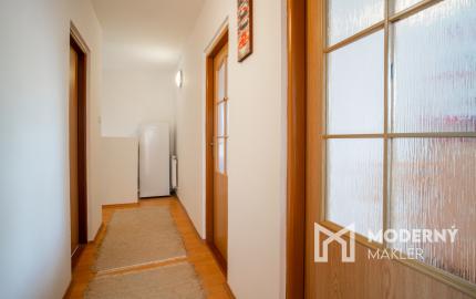 Na predaj rodinný dom s garážou v tichej časti Serede