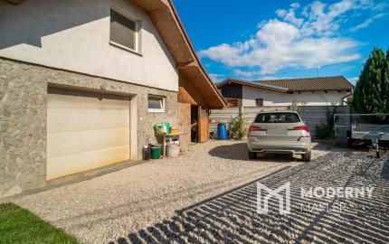 Na predaj rodinný dom s garážou v tichej časti Serede