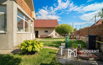 Na predaj rodinný dom s garážou v tichej časti Serede