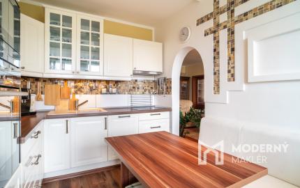 Na predaj slnečný 3-izbový byt s priestrannou loggiou v Bratislave