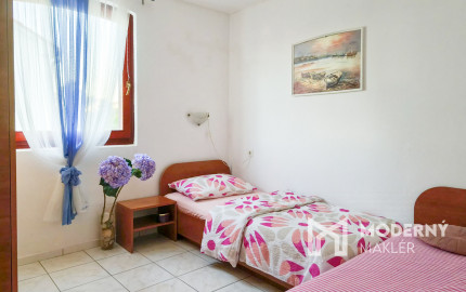 Na predaj 3-izbový apartmán na ostrove Vir v Chorvátsku