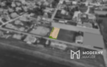 Na predaj pozemok s potenciálom výstavby v obci Horné Janíky