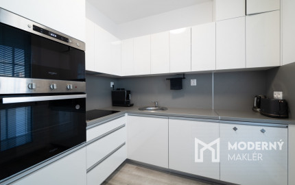 REZERVOVANÉ - Na predaj zariadený 4-izbový byt v Dúbravke