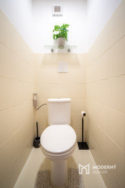 REZERVOVANÉ: Na predaj 2-izbový byt s balkónom a pivnicou v pokojnej časti obce Veľké Leváre