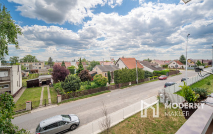 REZERVOVANÉ: Na predaj 2-izbový byt s balkónom a pivnicou v pokojnej časti obce Veľké Leváre