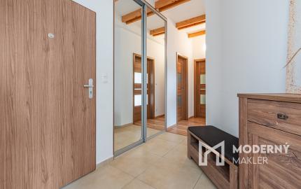 Na prenájom kompletne zariadený 4-izbový podkrovný byt v Ivanke pri Dunaji