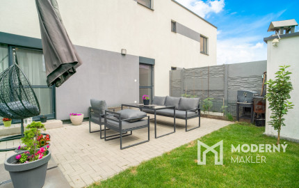 REZERVOVANÉ - Na predaj 5-izbový rodinný dom v Rovinke