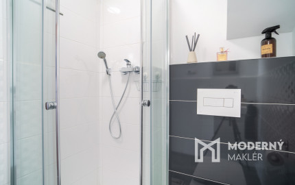 REZERVOVANÉ - Na predaj 5-izbový rodinný dom v Rovinke