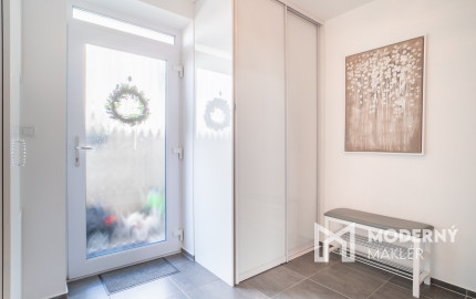 REZERVOVANÉ - Na predaj 5-izbový rodinný dom v Rovinke