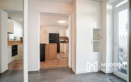 REZERVOVANÉ - Na predaj 5-izbový rodinný dom v Rovinke