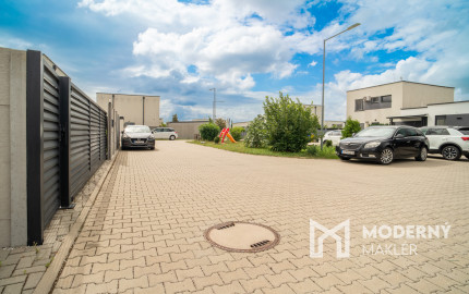 REZERVOVANÉ - Na predaj 5-izbový rodinný dom v Rovinke