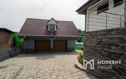 Na predaj 5-izbový rodinný dom v obci Dvorníky