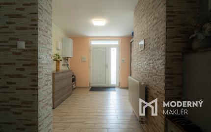 Na predaj 5-izbový rodinný dom v obci Dvorníky