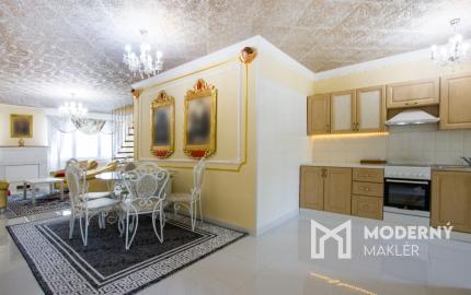 Na predaj dvojdom s rozľahlým pozemkom v centre obce Zlaté Klasy