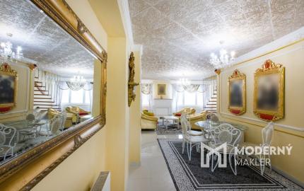 Na predaj dvojdom s rozľahlým pozemkom v centre obce Zlaté Klasy