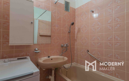 REZERVOVANÝ: Na predaj priestranný 2-izbový byt v Starej Ľubovni