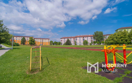 REZERVOVANÝ: Na predaj priestranný 2-izbový byt v Starej Ľubovni